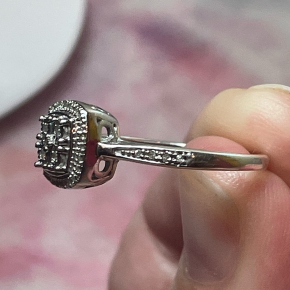 Allure Gems Diamond Cluster Sterling Silver Ring Size 7 - Picture 6 of 13